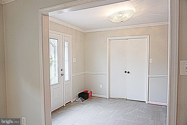 property at 6770 Surreywood Ln
