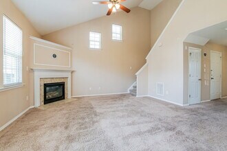 1017 Dewberry Ct in Clayton, NC - Foto de edificio - Building Photo