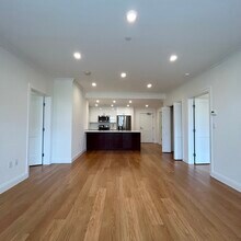 101 Asheville Rd in Brookline, MA - Building Photo - Building Photo