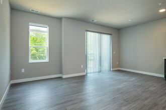 Beaverbrook Apartments in Middleton, WI - Foto de edificio - Interior Photo