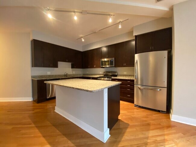 1870 N Winnebago Ave in Chicago, IL - Building Photo - Building Photo