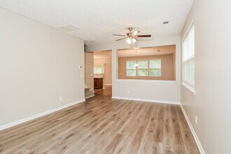 2040 Valley Creek Dr in Lithia Springs, GA - Building Photo - Building Photo