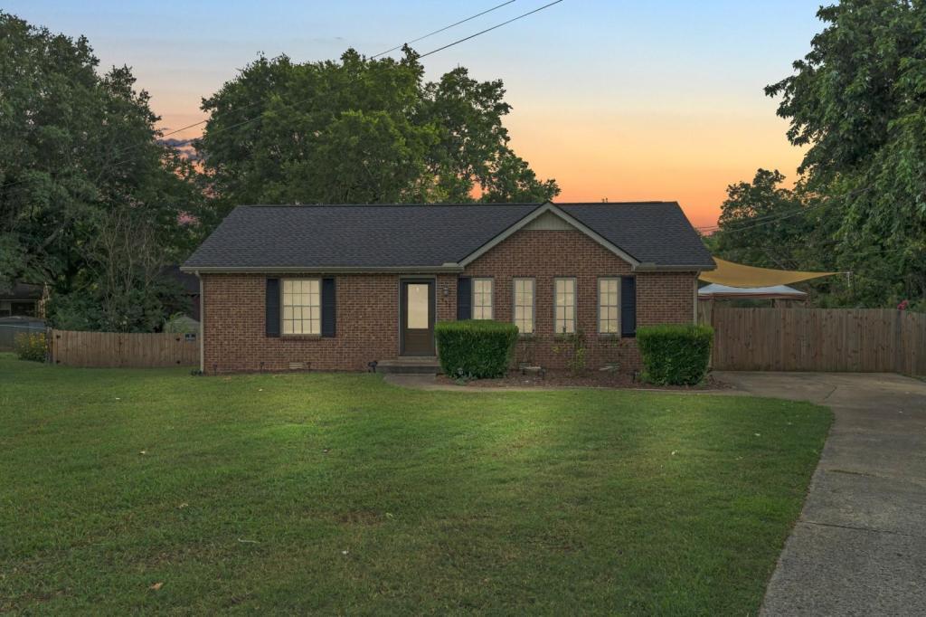459 Trina St in Gallatin, TN - Building Photo