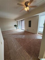 911 George St in Easton, PA - Building Photo