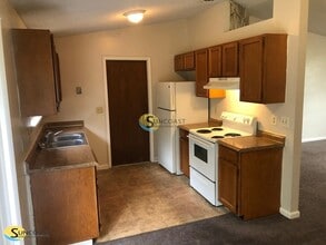 2409 Justin Rd E in Jacksonville, FL - Foto de edificio - Building Photo