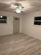 221 W Kelly Ave in Hampton, VA - Building Photo - Building Photo