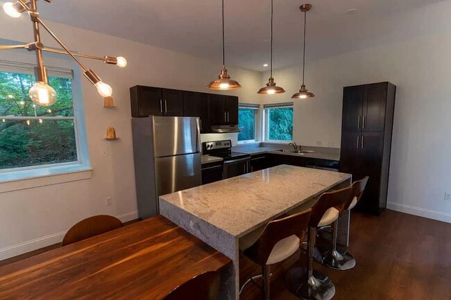 11 Academy St in Auburn, ME - Foto de edificio - Building Photo