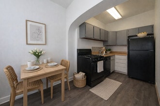 The Overlook in Lorain, OH - Building Photo - Building Photo