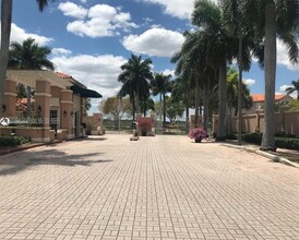 6630 NW 114th Ave-Unit -1503 in Doral, FL - Foto de edificio - Building Photo