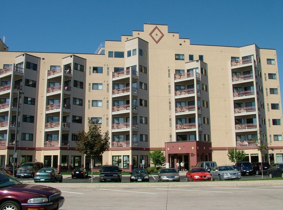 100 North Main Premium Residential Suites in Oshkosh, WI - Building Photo