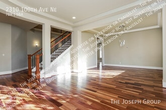 2310 100th Ave NE in Bellevue, WA - Building Photo - Building Photo