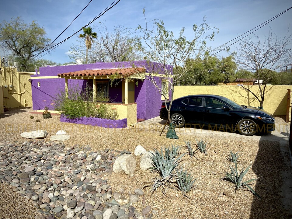 2216 E 6th St in Tucson, AZ - Building Photo