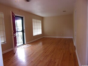 215 Danville in San Antonio, TX - Building Photo - Building Photo