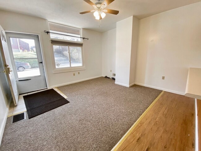 421 Kirk Ave in Pittsburgh, PA - Building Photo - Building Photo