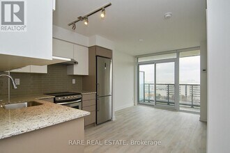 160 Flemington Rd in Toronto, ON - Building Photo - Building Photo