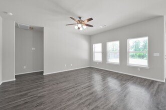 8011 Dauntless Dr in Magnolia, TX - Building Photo - Building Photo