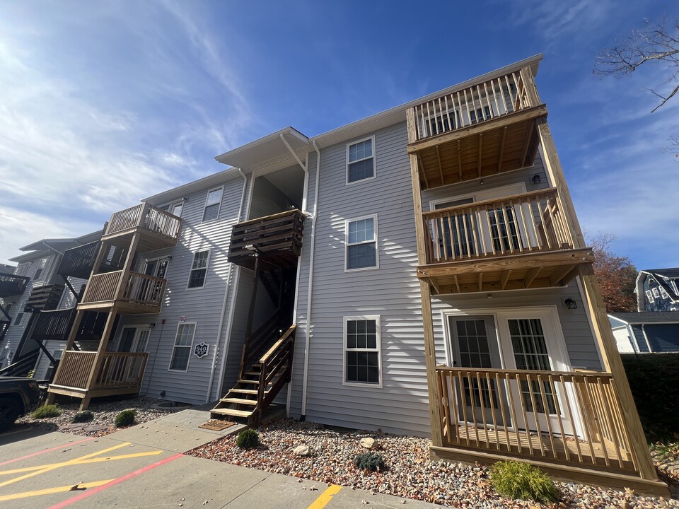 Cedarstone Apartments in Morgantown, WV - Building Photo