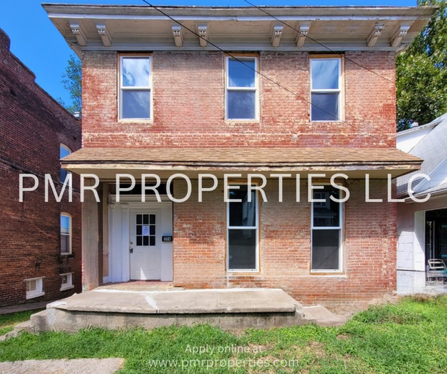 property at 206 S 14th St