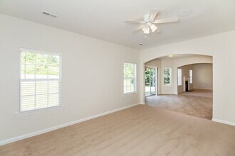 7698 Overlook Bend in Fairburn, GA - Building Photo - Building Photo