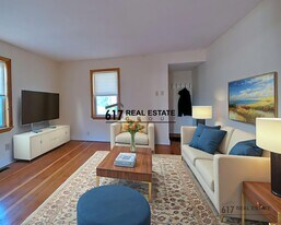 5 Rifle Ct in Watertown, MA - Building Photo