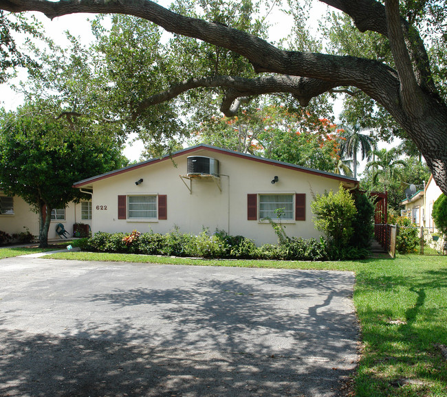 618-622 SW 15th St in Fort Lauderdale, FL - Building Photo - Building Photo