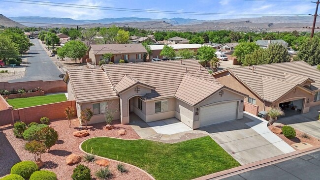 1173 Snow Canyon Pkwy in Saint George, UT - Building Photo - Building Photo