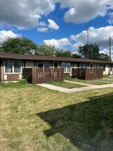 749 N Locust St in Oak Harbor, OH - Building Photo - Building Photo