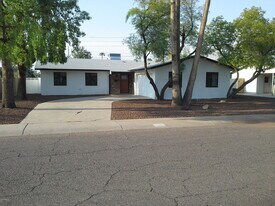 3828 W Augusta Ave in Phoenix, AZ - Building Photo