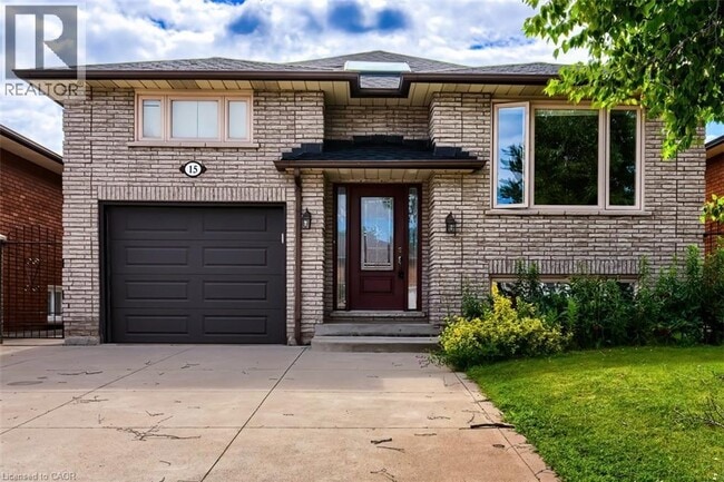 property at 15 Kingsberry St