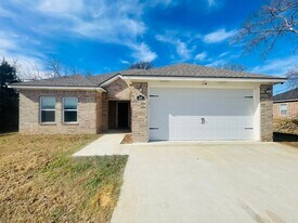 488 Western Hills Dr in Durant, OK - Building Photo