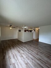 12023 Golden Gate Ave NE in Albuquerque, NM - Foto de edificio - Building Photo