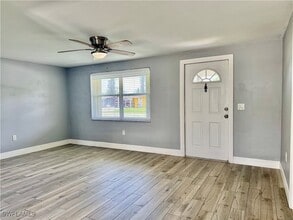 2169 Barry Dr in Ft. Myers, FL - Building Photo - Building Photo