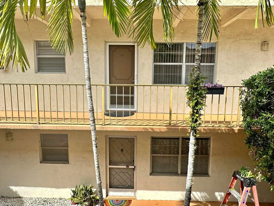 2515 Polk St in Hollywood, FL - Building Photo