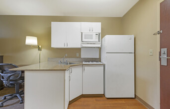 Furnished Studio - Linthicum Heights in Linthicum Heights, MD - Foto de edificio - Building Photo