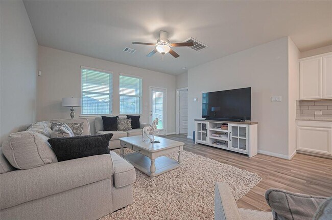 property at 7076 Silverleaf Oak St