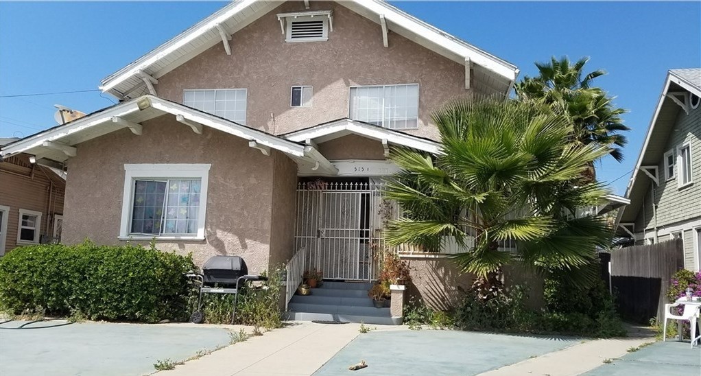 Pasadena Cottages in Pomona, CA - Building Photo