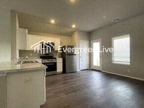 1010 W Lawton Rd in Claremore, OK - Building Photo - Building Photo