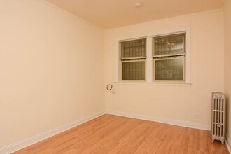 2536 N Sawyer Ave in Chicago, IL - Building Photo - Building Photo