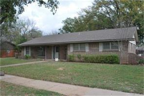 1605 Arrowhead Dr in Pantego, TX - Building Photo