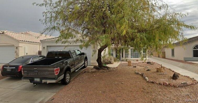 3442 Tres Alamos Dr in Bullhead City, AZ - Building Photo