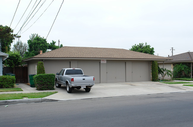 1840 E Palmyra Ave in Orange, CA - Building Photo - Building Photo