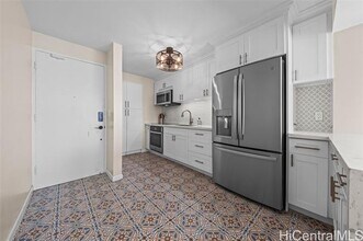 1645 Ala Wai Blvd in Honolulu, HI - Foto de edificio - Building Photo