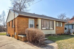 3328 Webber St in Saginaw, MI - Building Photo