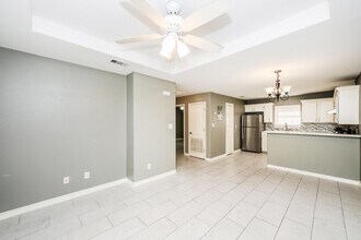 205 W San Carlos St in Laredo, TX - Building Photo - Building Photo