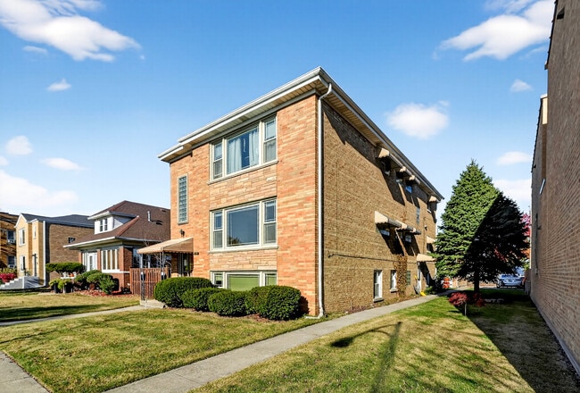 6408 W Raven St in Chicago, IL - Building Photo - Building Photo