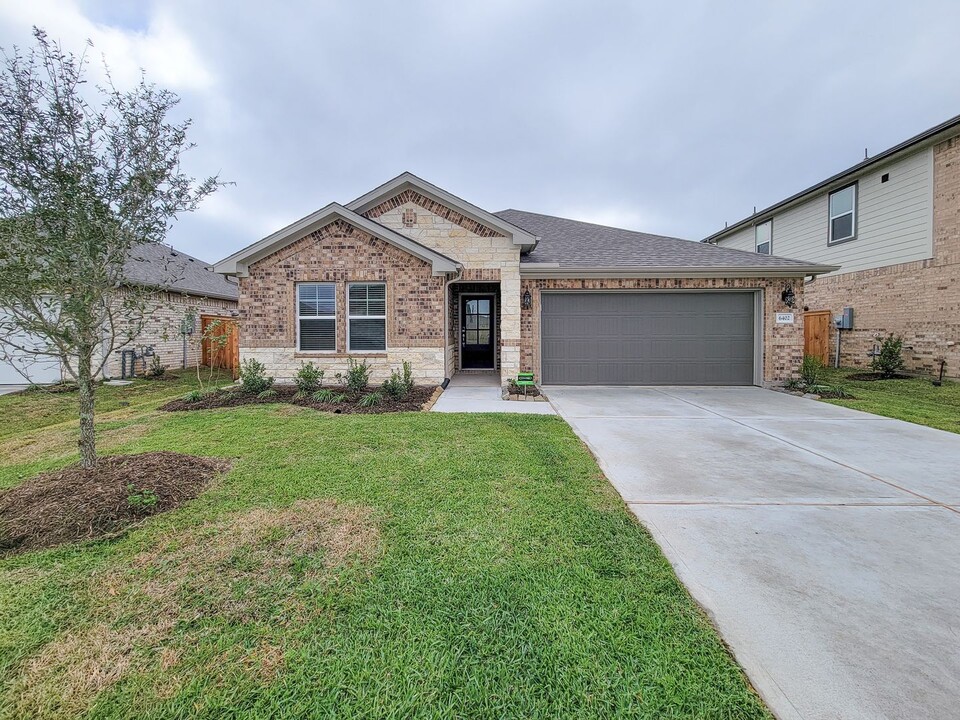 6402 Brazos Trl Dr in Richmond, TX - Building Photo