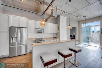 410 NW 1st Ave in Fort Lauderdale, FL - Building Photo - Building Photo