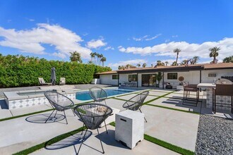 37081 Palmdale Rd in Rancho Mirage, CA - Building Photo - Building Photo