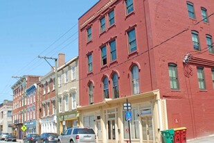 Plaza at Bank Street Apartments