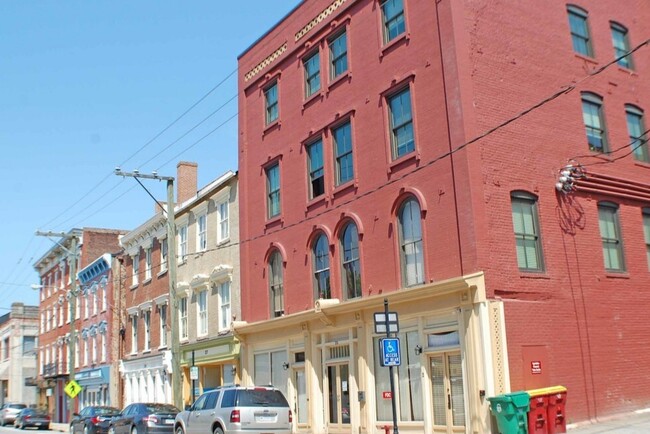 Plaza at Bank Street